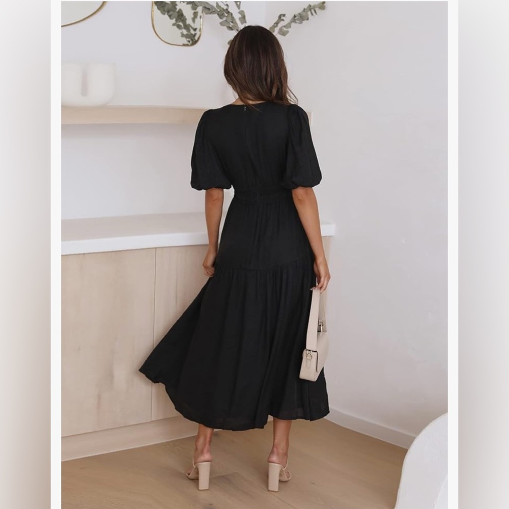 ❗️SOLD❗️Elegant Black Maxi Dress - Picture 3 of 4